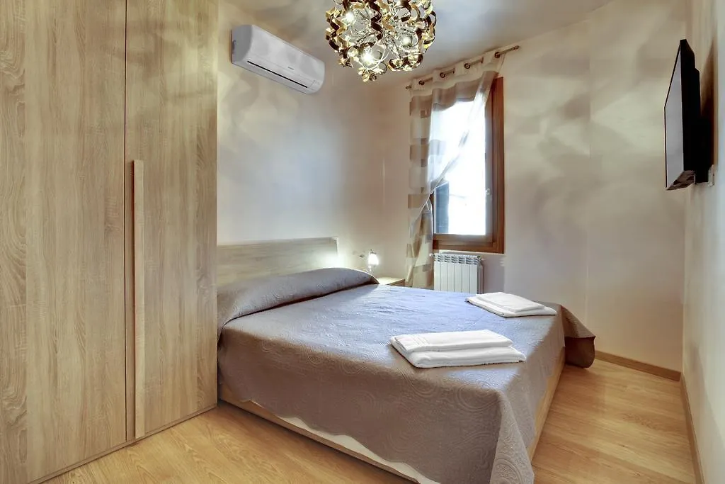Locanda Delle Acque Venice 2*,